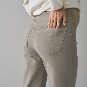 Pantaloni Kaira