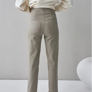 Pantaloni Kaira