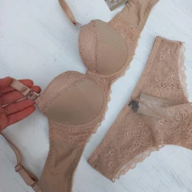 Sutien cu sîrmuliță bej cu dantelă