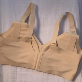 Sutien fără cusături pentru alăptare